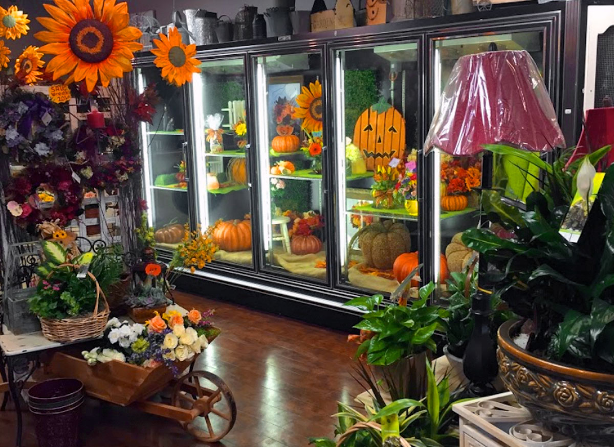 A close look at the lovely bouquets, chilling in Bosland's walk-up cooler